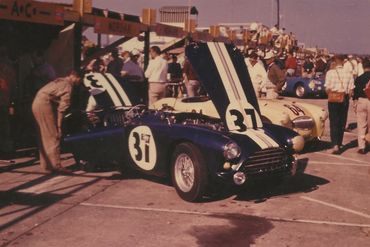 AE90 1956 sebring pits