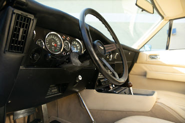251208 Aston V8 44