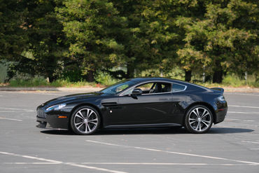 250420 V12 Vantage 003