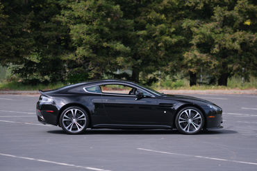 250420 V12 Vantage 013