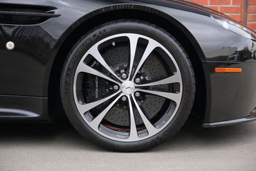 250420 V12 Vantage 028