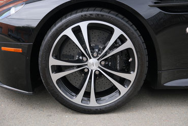 250420 V12 Vantage 033