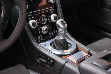 250420 V12 Vantage 072