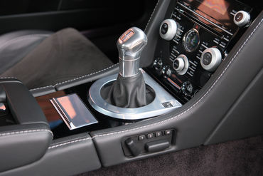 250420 V12 Vantage 077