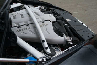 250420 V12 Vantage 095
