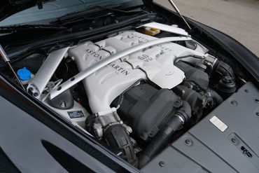 250420 V12 Vantage 096
