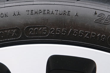 250420 V12 Vantage 103
