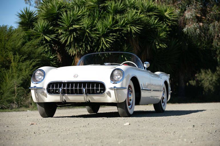 251106 White Vette 001