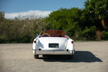 251106 White Vette 009