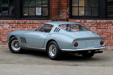 Rear qtr low 1