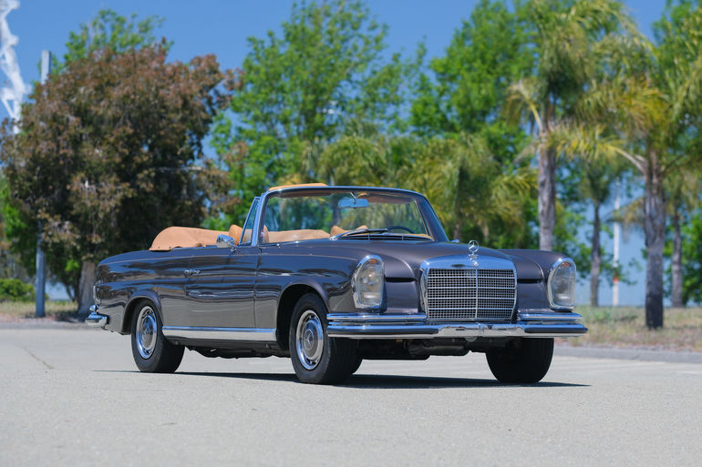 250524 280 SE Convertible BROWN 001