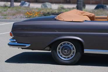 250524 280 SE Convertible BROWN 030