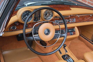 250524 280 SE Convertible BROWN 055