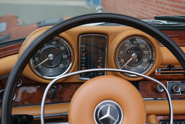 250524 280 SE Convertible BROWN 056