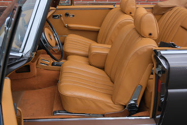 250524 280 SE Convertible BROWN 071