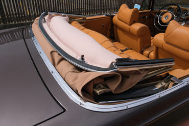 250524 280 SE Convertible BROWN 081