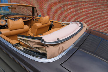 250524 280 SE Convertible BROWN 083