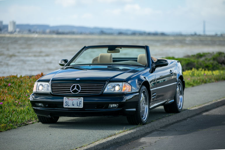 260219 SL500 Topless 1